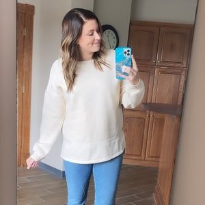 Universal Thread Cream Crew Neck